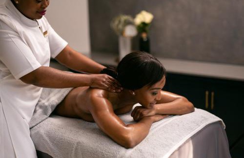Greater Johannesburg Metropolitan Area Hotel | Seven Villa Hotel & Spa