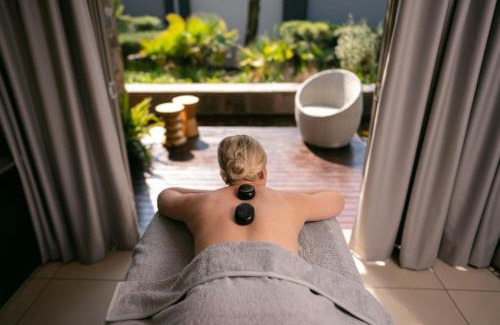 Greater Johannesburg Metropolitan Area Hotel | Seven Villa Hotel & Spa