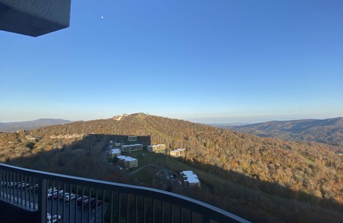 Sugar Mountain Condo | Seventh floor Mountain View condo.