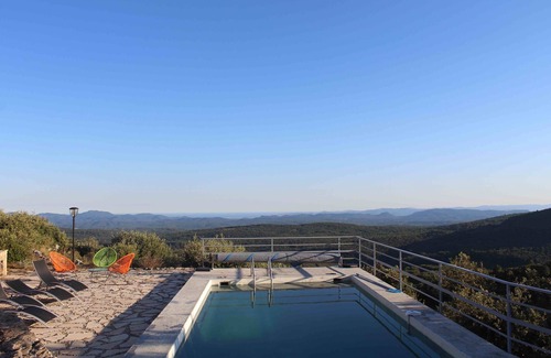 Mons House | Seventies architect-designed house.