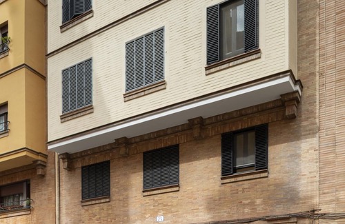 Santa Catalina Apartment | Sevillian Charm on Sol street - Comfort and Tradition 5 Min from Las Setas