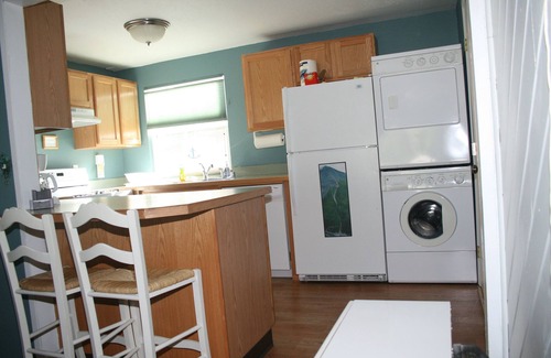 Seward House | Seward Beachside Bungalow - Cottage on the Bay