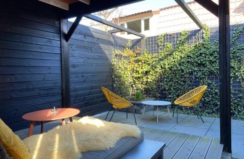 Noord Apartment | Sfeervol guesthouse, privé tuin en free parking