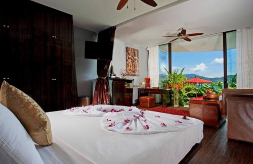 Patong Resort | (SHA+)Premium Deluxe Pool suite