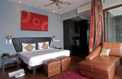 Patong Resort | (SHA+)Premium Deluxe Pool suite