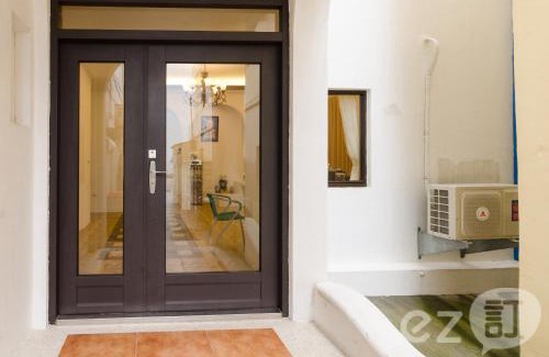 Eluan Bed & Breakfast | ShaDao 206