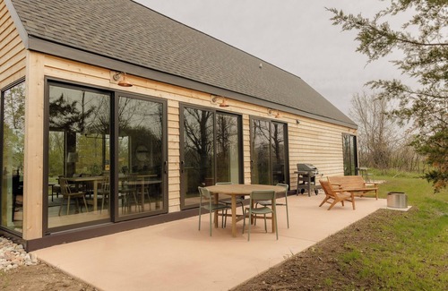 Fish Creek Cottage | Shade Tree at Loma Cottages