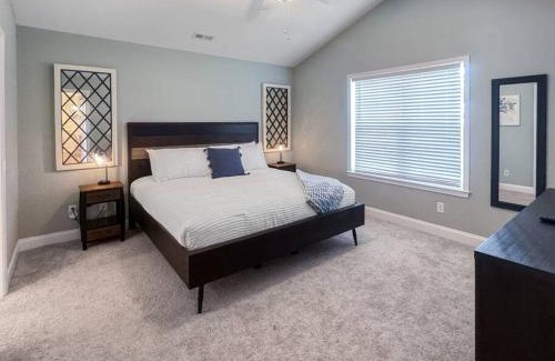 Boiling Spring Lakes House | Shadow Lakes Retreat~Central location to Beaches, Golfing, Southport Ferry