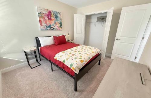 Boiling Spring Lakes House | Shadow Lakes Retreat~Central location to Beaches, Golfing, Southport Ferry