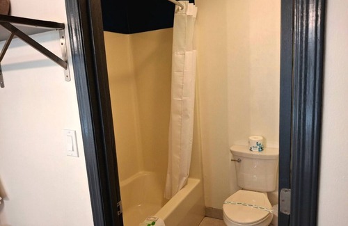 Branson West Hotel | Shady Acre Inn and Suites