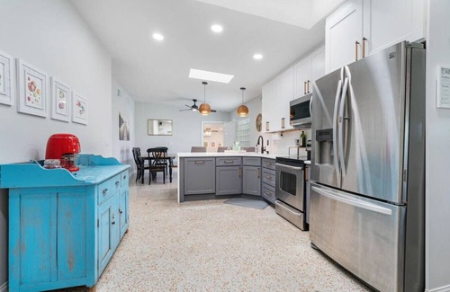 Shady Banks House | Shady Banks Oasis 3/2-Mins to Airport, Beach, Port