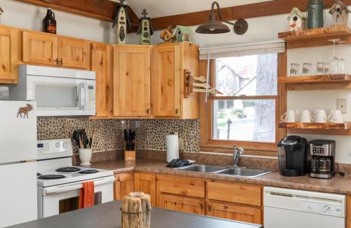 Thompsonville House | Shady Pines @ Crystal Mountain Resort