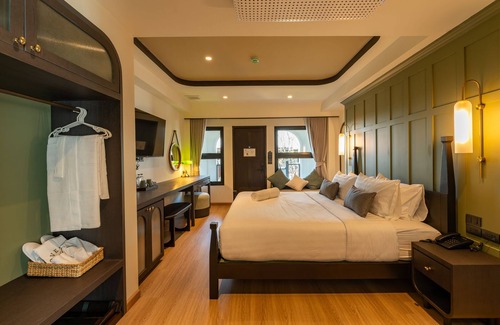 Old City Hotel | Shamrock Chiangmai Hotel - Adults Only