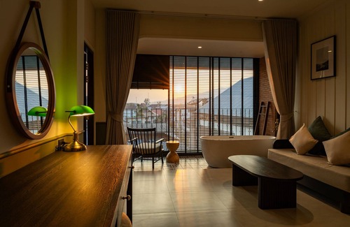 Old City Hotel | Shamrock Chiangmai Hotel - Adults Only