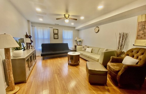 Eastwick Apartment | Shanghai 2900 - Vintage Oriental Style 2BR Apt w Parking near Airport