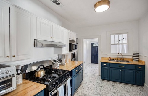 Thunderbolt House | Shangri-La @ Rowland: Eclectic and Stylish Cottage