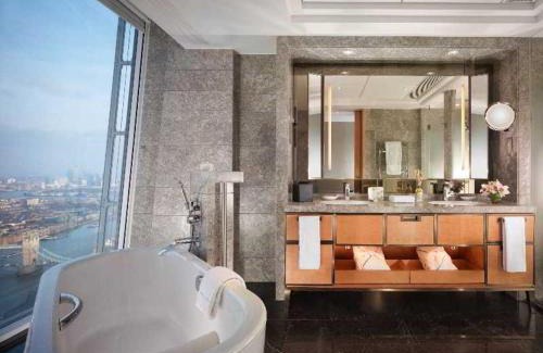 Elephant and Castle Hotel | Shangri-La The Shard, London