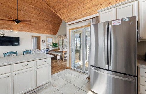 Tuckahoe House | Shannon: Semi-Oceanfront | Shared Pool Access
