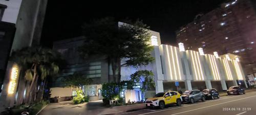 West District Hotel | Shantis Motel