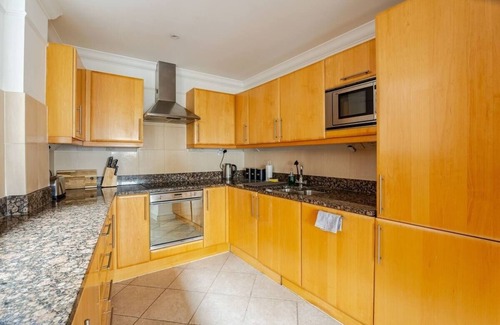 Cathedrals Condo | Shard Views London Penthouse!