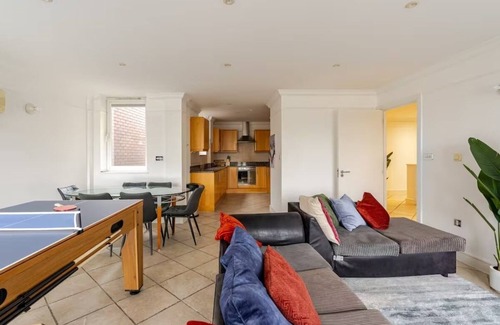 Cathedrals Condo | Shard Views London Penthouse!