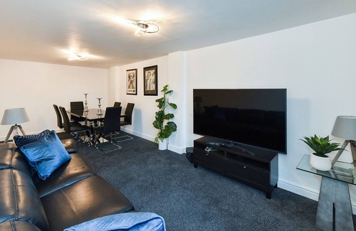 Alvaston Apartment | Shardlow Road - Radiant 2Bedroom Apartment equipped with a flat TV and free Wifi