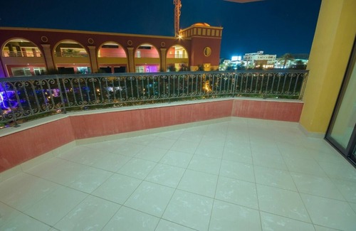 Al Mamsha El Seyahi House | Share pool and private beach in the heart of Hurghada city