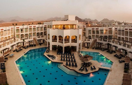 Sharm El Sheikh Resort | Sharm El Sheikh Getaway | 4 Pool Rooms + Spa, Karaoke, Diving & All Meals