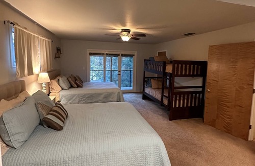 Lakehead House | Shasta Lake- Beautiful lake views