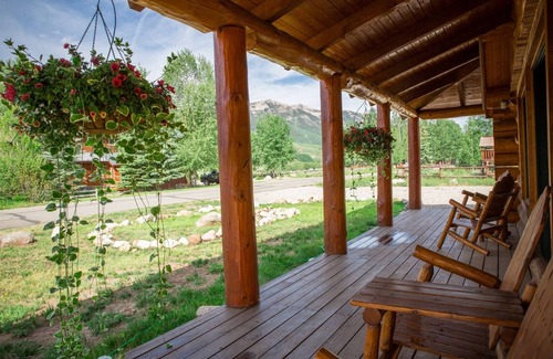 Crested Butte South House | Shavano Cabin -Quintessential Log Cabin Just Minutes from Town!