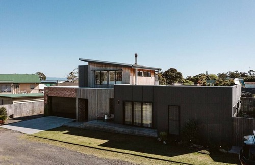 Currarong House | She-Oak Dwellers Summ