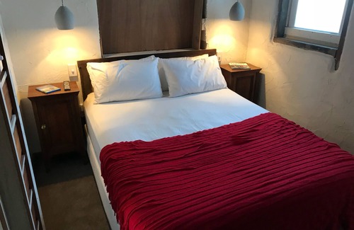 Upper Wakefield House | Shed bed at Clare Valley Luxury Vineyard Stay