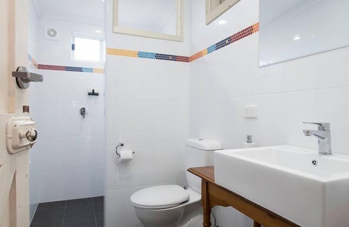 Upper Wakefield House | Shed bed at Clare Valley Luxury Vineyard Stay