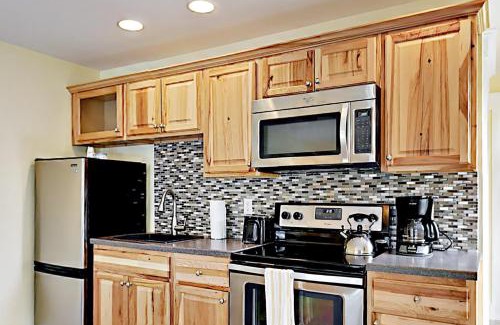 Edgecomb Apartment | Sheepscot Gardens