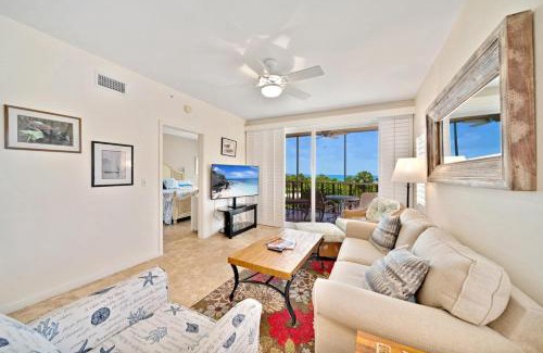 Sanibel House | Shell Island Beach Club #7B