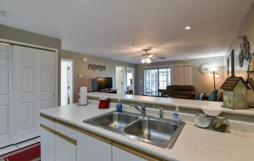Branson House | Shelter in Faith- Amazing Golf Views