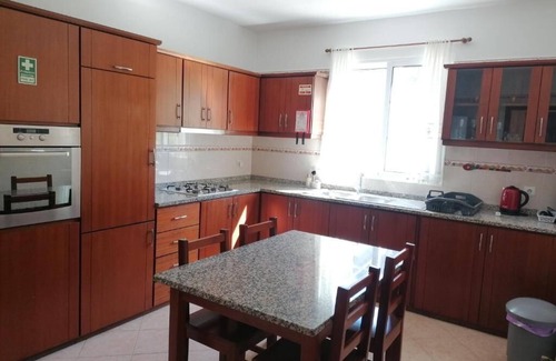 Tabua Cottage | Shelter on the Hill.