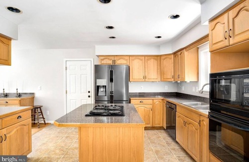 Luray House | Shenandoah NP 3BR Modern Retreat, Mins to Caverns