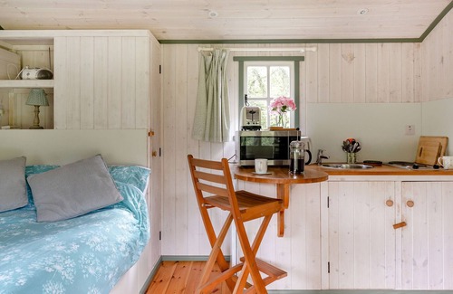 Honiton Cottage | SHEPHERD'S HUT, country holiday cottage in Honiton