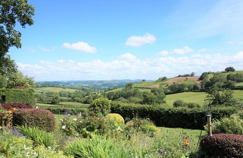 Llanfyllin House | Shepherd's Watch Cottage - 5* Cyfie Farm with private hot tub