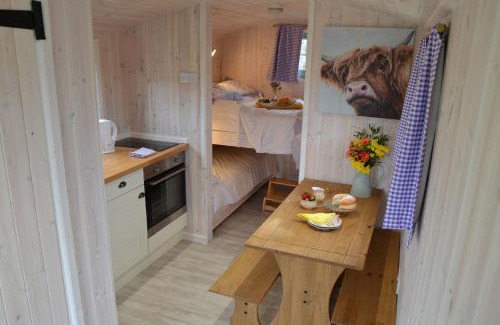 Bedfield House | Shepherds Hut 4