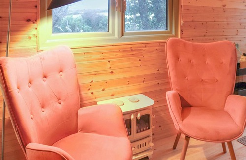 Llangefni Cottage | Shepherds Hut One - UK48784