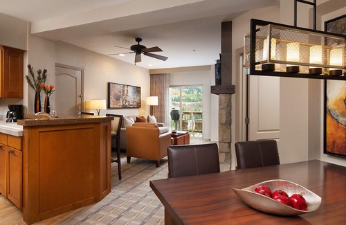 Avon Hotel | Sheraton 2-bedroom, 2 Bath, 2 living rooms with WiFi, AC in Avon Vail Valley