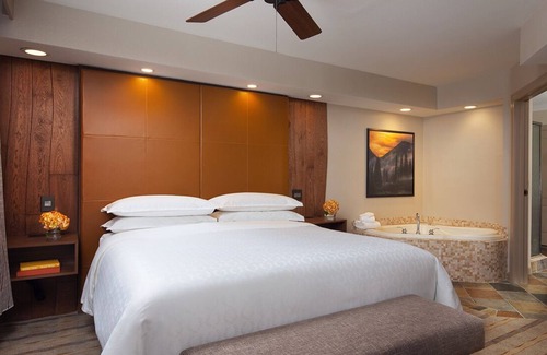 Avon Hotel | Sheraton 2-bedroom, 2 Bath, 2 living rooms with WiFi, AC in Avon Vail Valley