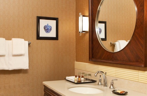 Portsmouth Hotel | Sheraton Portsmouth Harborside Hotel