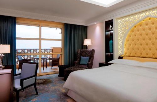 Beach & Coast Resort | Sheraton Sharjah Beach Resort and Spa