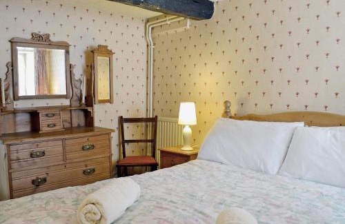Llangadog House | Sherrifs Lodge - Hw7730