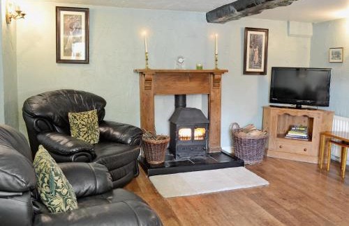 Llangadog House | Sherrifs Lodge - Hw7730