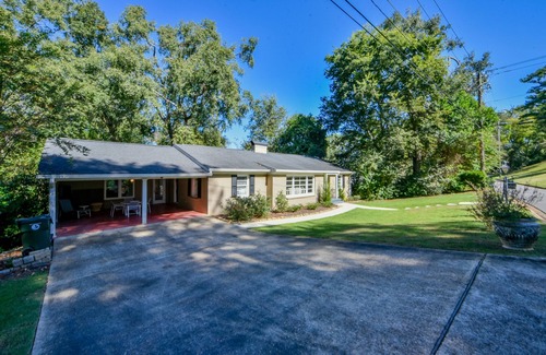 Tuscaloosa House | Sherwood House-Book for Football Season! Walk to the Stadium&Strip!