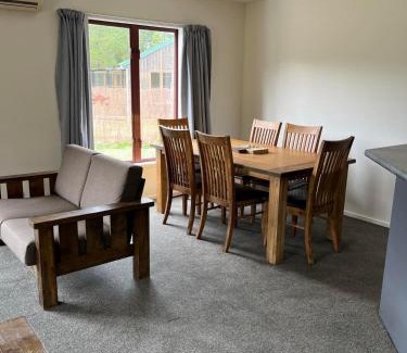 Hanmer Springs House | Sherwood Ranch Cottages - 405 Woodbank Road